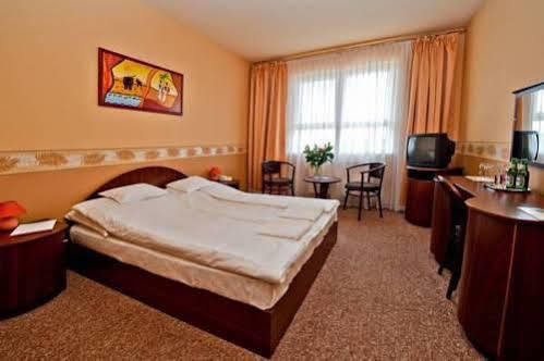 Panorama Hotel Бекесксаба Екстериор снимка